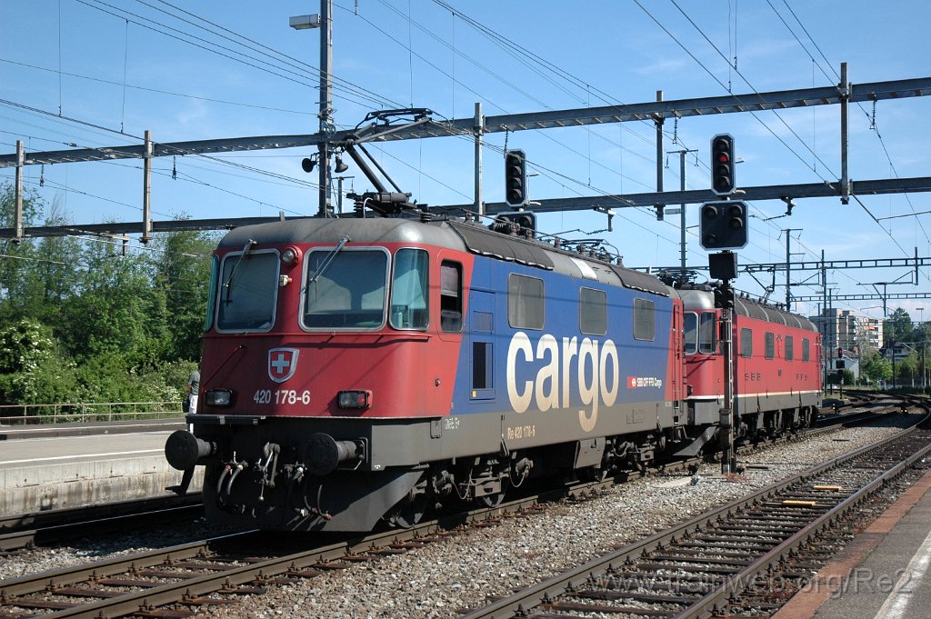 2410-0009-250512.jpg - SBB-CFF Re 6/6 11657 ''Estavayer-le-Lac'' + SBBC Re 420.178-6 / Dietikon 25.5.2012