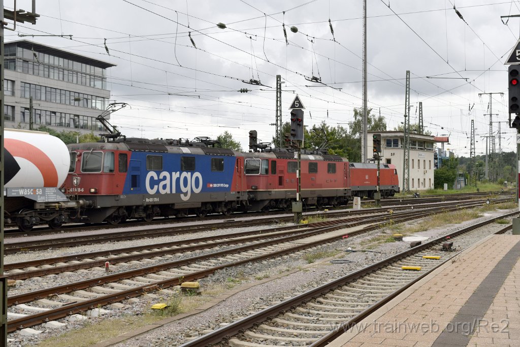 4650-0018-070917.jpg - SBBC Re 4/4'' 11288 (Re 420.288-3)  (Re 91 85 4 420 288-3 CH-SBBC) + SBBC Re 420.178-6 / Singen (Htw) 7.9.2017