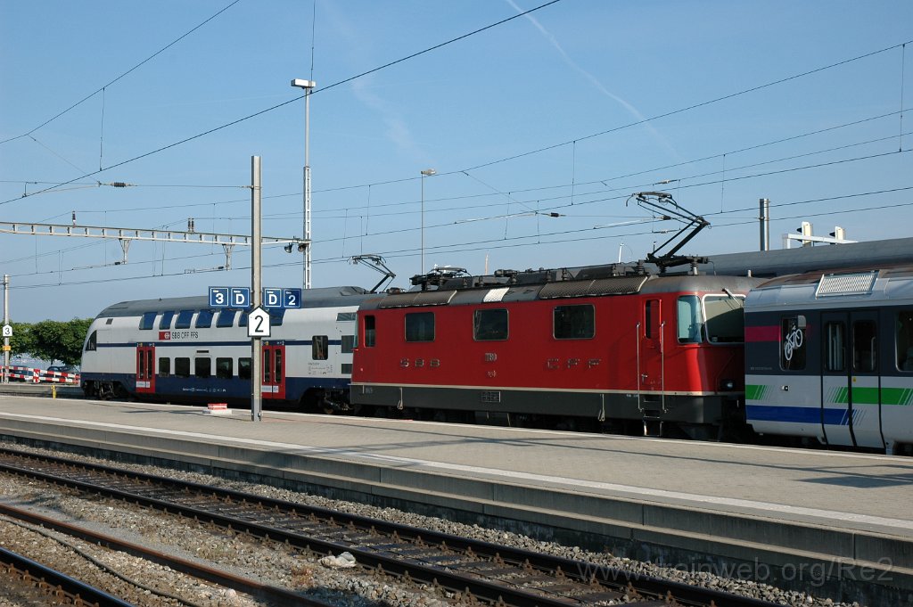 3148-0048-120614.jpg - Re 4/4" 11180 + RABe 514.019-9 / Rapperswil 12.6.2014