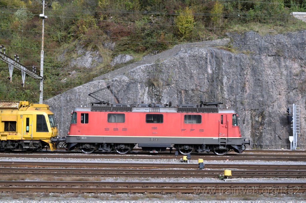 3705-0038-221015.jpg - SBB-CFF Re 4/4'' 11180 / Ziegelbrücke 22.10.2015
