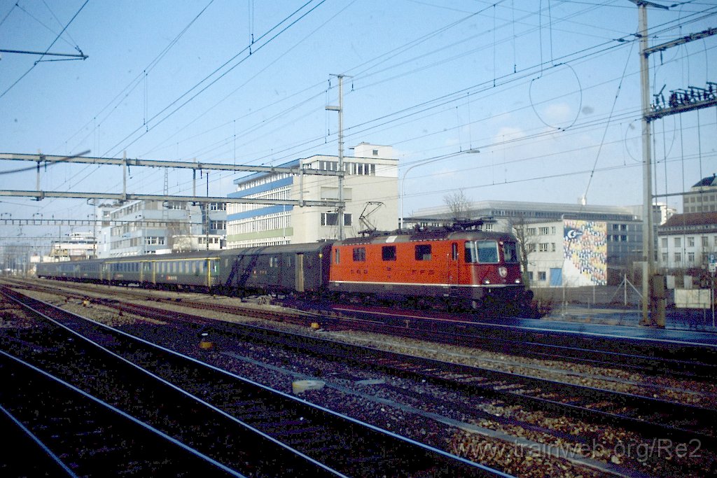 0701-0011.jpg - SBB-CFF Re 4/4'' 11181 / Zürich-Altstetten 8.2.1998