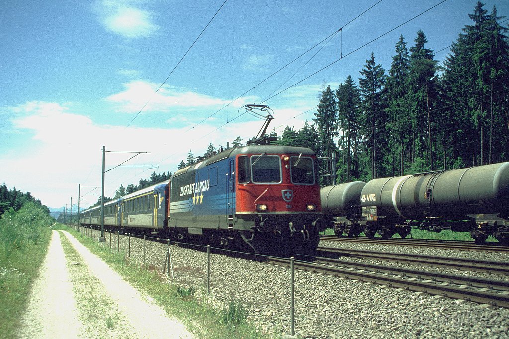 0817-0005.jpg - SBB-CFF Re 4/4'' 11181 ''Zugkraft Aargau'' / Buchs AG 2.6.2000