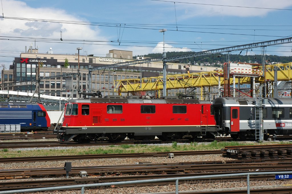 1693-0001-040709.jpg - Re 4/4" 11181 / Zürich HB 4.7.2009