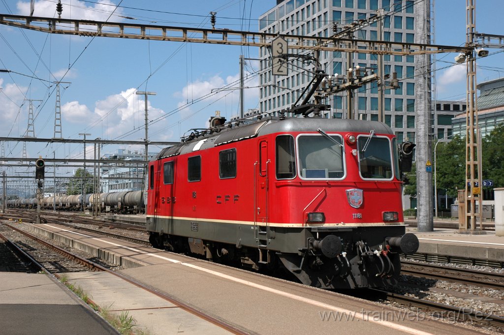 2563-0008-100812.jpg - SBB-CFF Re 4/4'' 11181 / Zürich-Altstetten 10.8.2012
