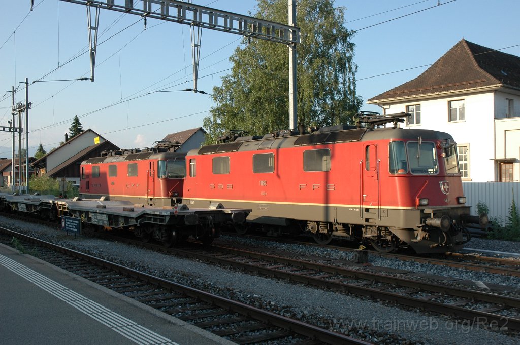 2139-0050-280611.jpg - Re 4/4" 11182 + 11255 / Hinwil 28.6.2011