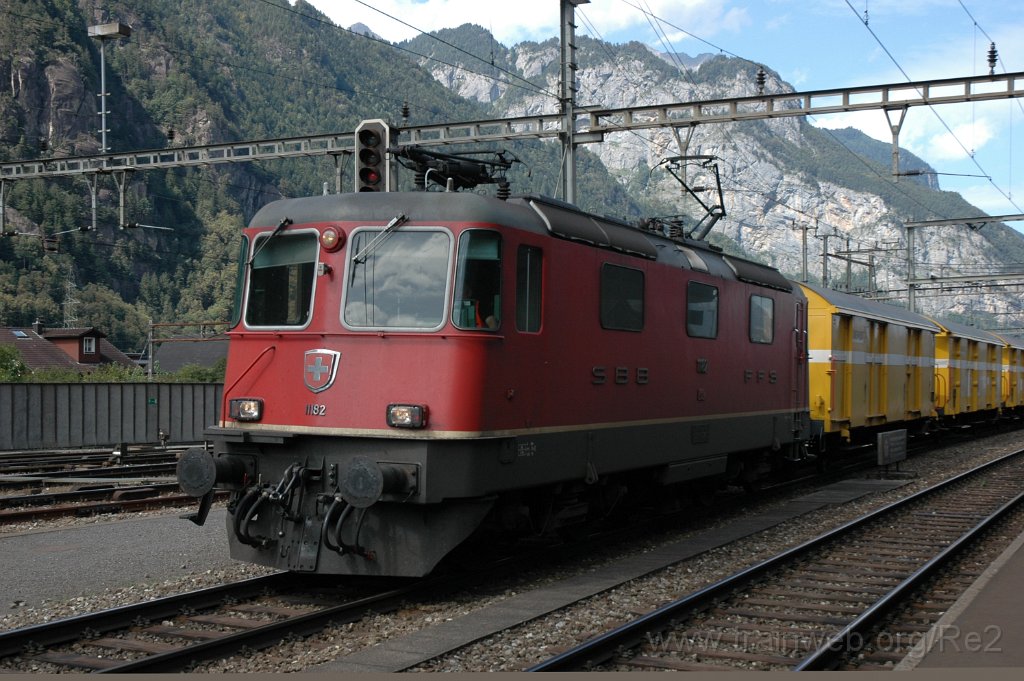 2180-0017-020911.jpg - Re 4/4" 11182 / Erstfeld 2.9 2011