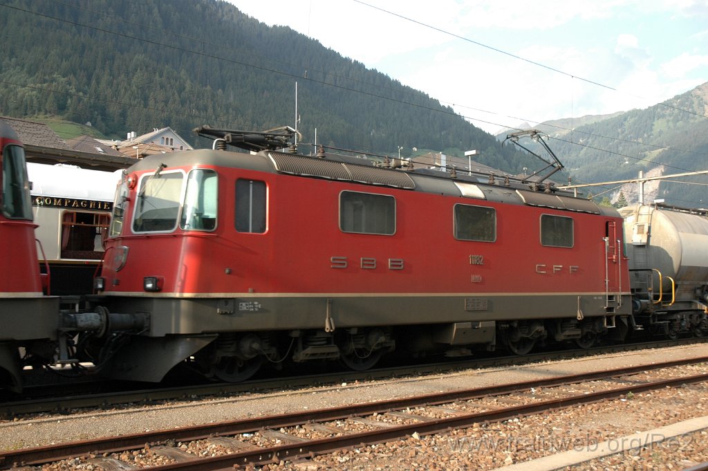 2585-0009-220812.jpg - SBB-CFF Re 4/4'' 11182 / Airolo 22.8.2012
