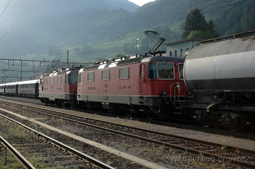 2585-0011-220812.jpg - SBB-CFF Re 4/4'' 11316 + SBB-CFF Re 4/4'' 11182 / Airolo 22.8.2012