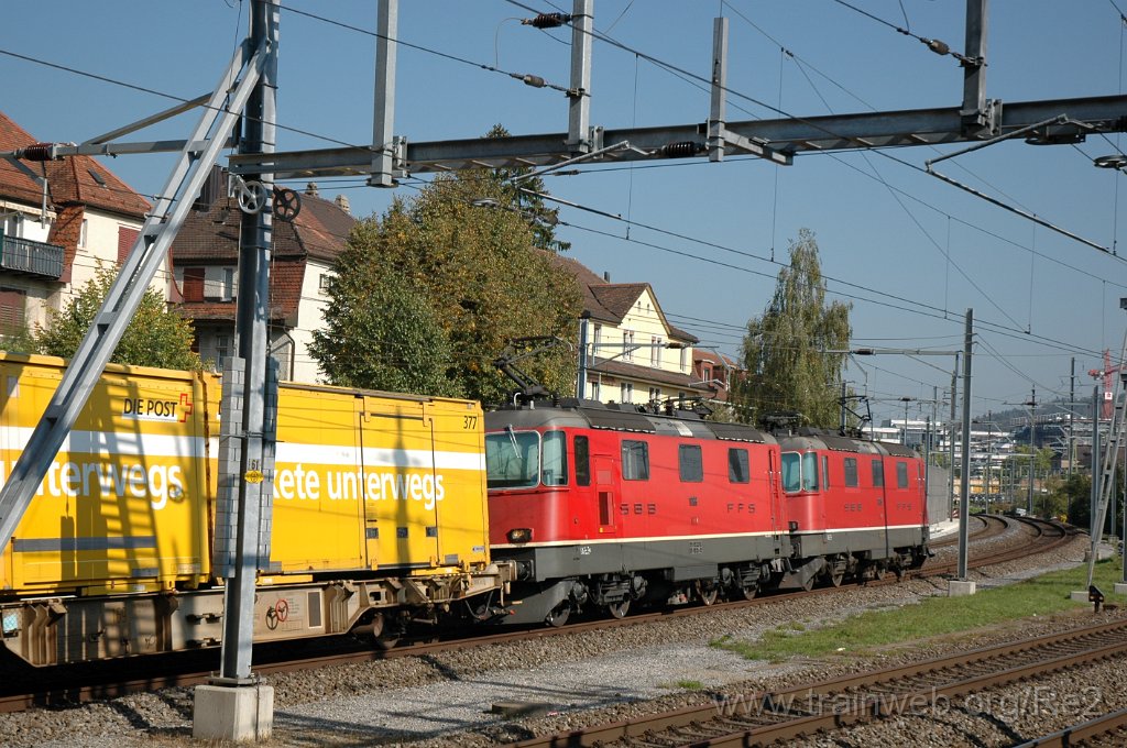 2219-0039-031011.jpg - SBB-CFF Re 4/4'' 11166 + SBB-CFF Re 4/4'' 11183 / Winterthur (Römerstrasse) 3.10.2011