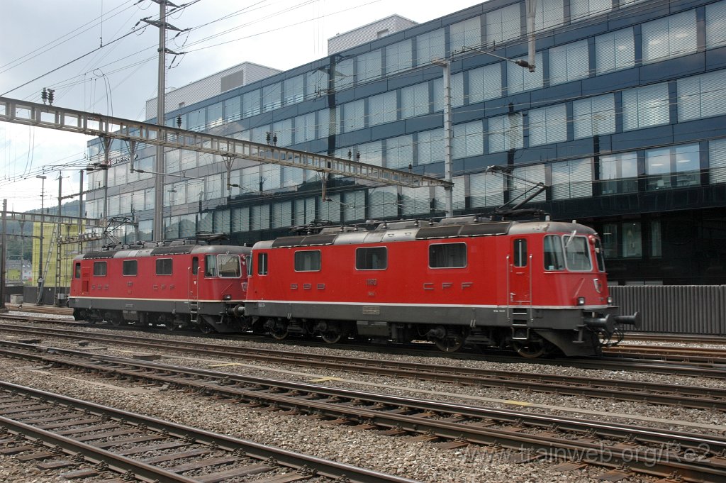 3604-0020-190615.jpg - SBB-CFF Re 4/4'' 11183 + SBB-CFF Re 4/4'' 11327 / Olten (Fachhochschule Nordwestschweiz) 19.6.2015