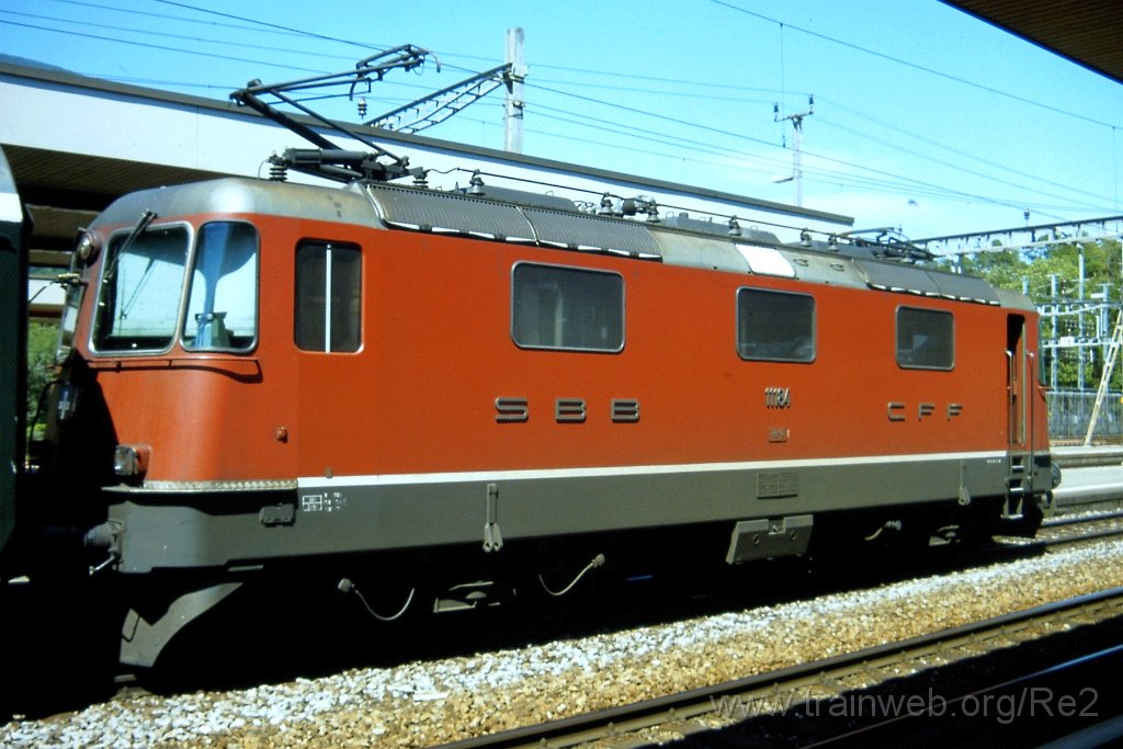 0892-0022.jpg - SBB-CFF Ref 4/4'' 11184 / Arth-Goldau 21.6.2001