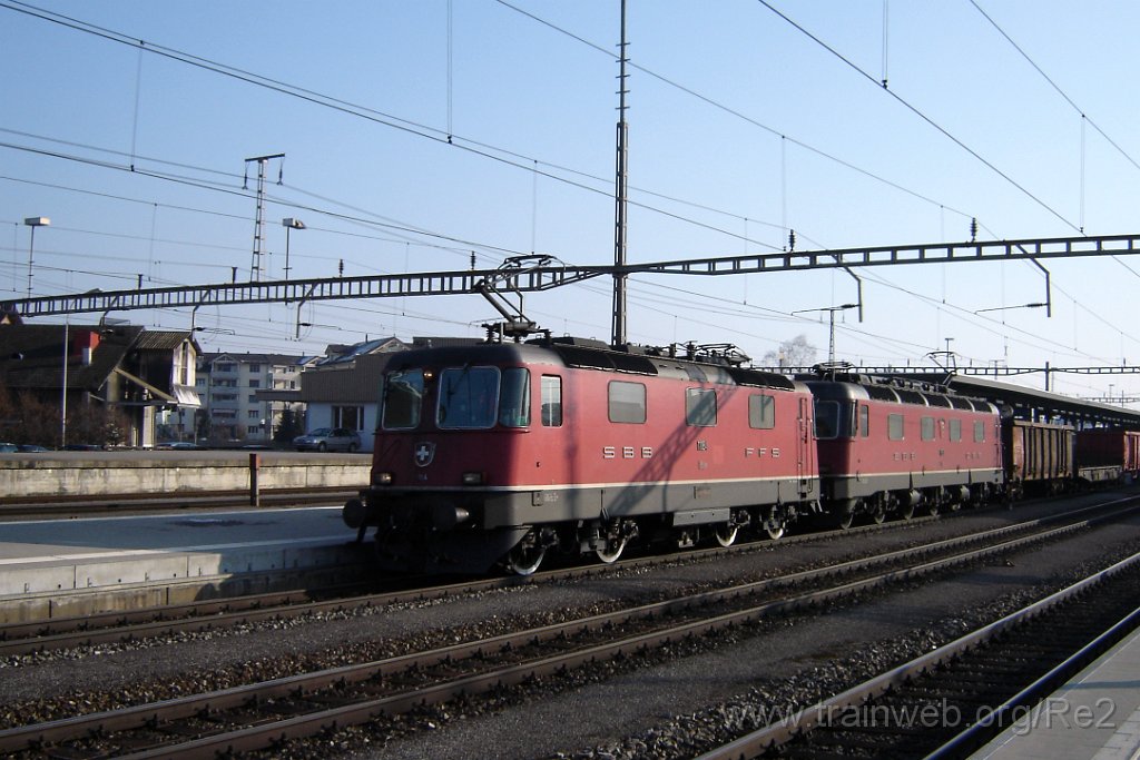 1141-0028-140306.jpg - SBB-CFF Re 4/4'' 11184 + SBB-CFF Re 6/6 11657 ''Estavayer-le-Lac'' / Rotkreuz 14.3.2006
