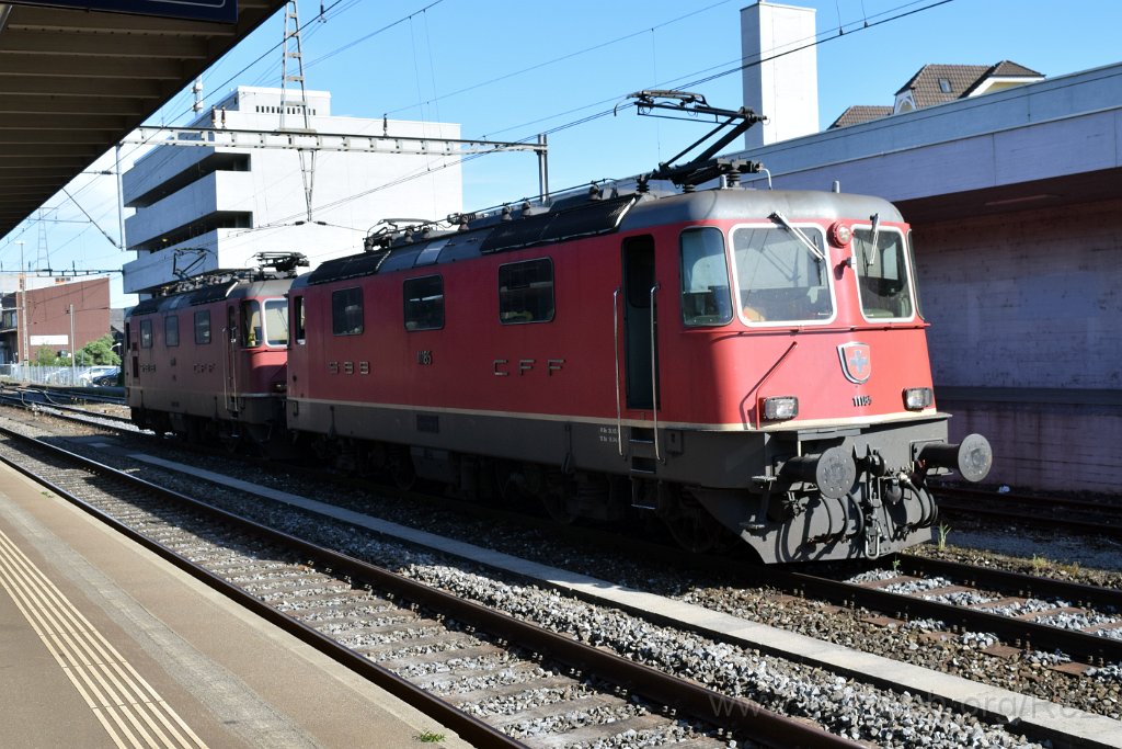 4019-0029-180716.jpg - Re 4/4" 11185 + 11319 / Killwangen-Spreitenbach 18.7.2016