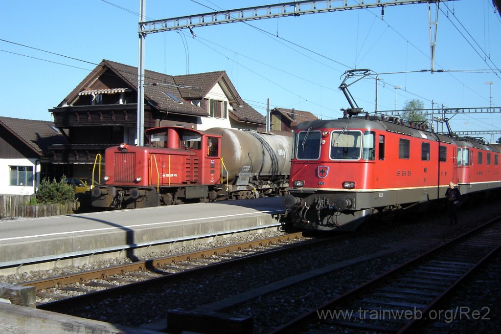 1188-0006-070606.jpg - SBB-CFF Ref 4/4'' 11187 + SBB-CFF Ref 4/4'' 11183 + SBB-CFF Tm IV 8790 / Hinwil 7.6.2006