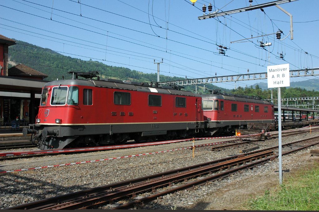 1674-0030-240509.jpg - Re 4/4" 11187 + Re 6/6 11641 "Moutier" / Arth-Goldau 24.5.2009