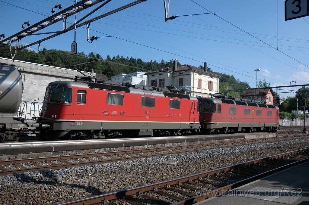 1698-0038-160709.jpg - SBB-CFF Re 6/6 11634 ''Aarburg-Oftringen'' + SBB-CFF Ref 4/4'' 11188 / Effretikon 16.7.2009