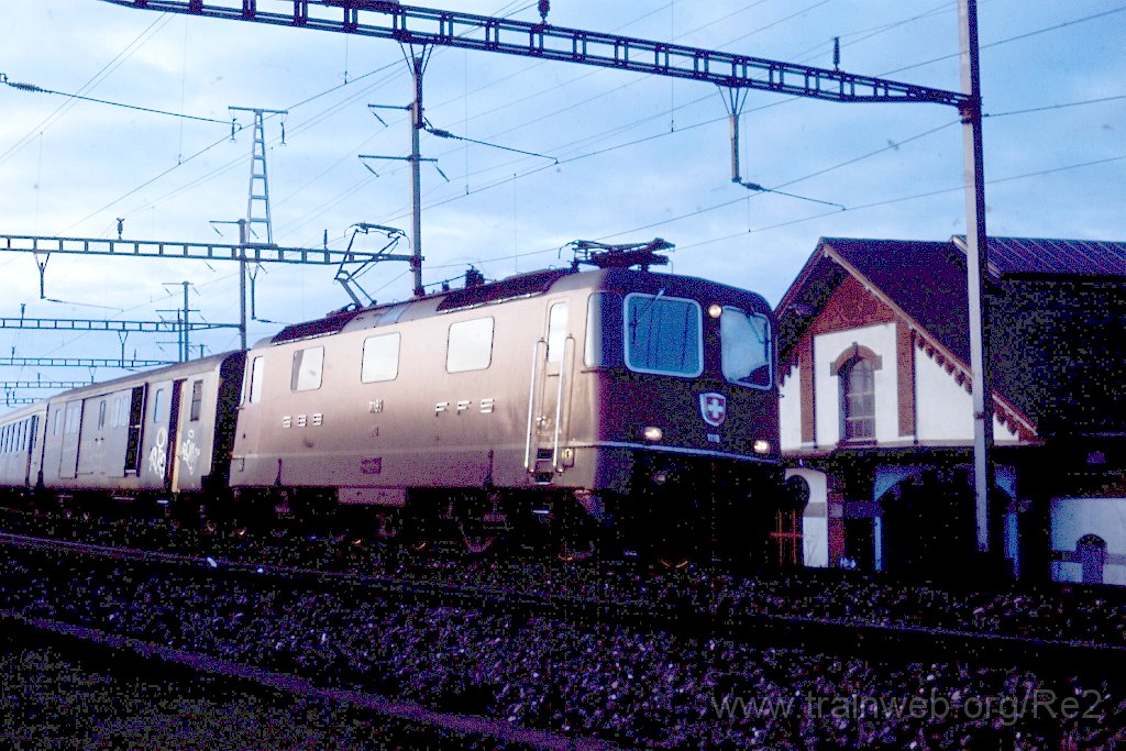0271-0020.jpg - SBB-CFF Re 4/4'' 11189 / Zürich (Dépot F) 17.2.1990