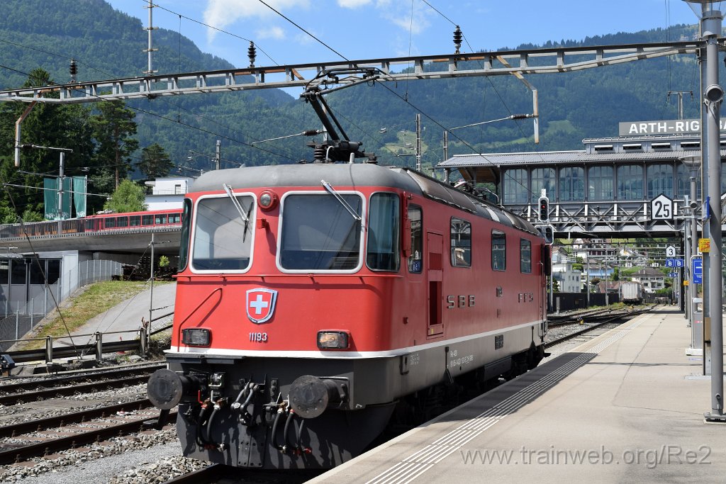 9882-0007-120725.jpg - SBB-CFF Re 4/4'' 11193 (Re 420.193-5)  (Re 91 85 4 420 193-5 CH-SBB) / Arth-Goldau 12.7.2025