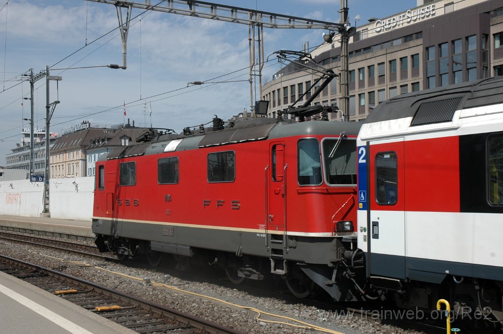 2366-0005-270412.jpg - SBB-CFF Re 4/4'' 11194 / Zürich HB 27.4.2012