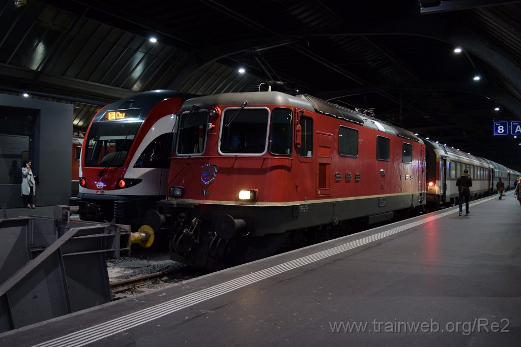3735-0023-041115.jpg - SBB-CFF Re 4/4'' 11194 + SBB-CFF RABe 511.036 (94 85 0 511 036-1 CH-SBB) / Zürich HB 4.11.2015