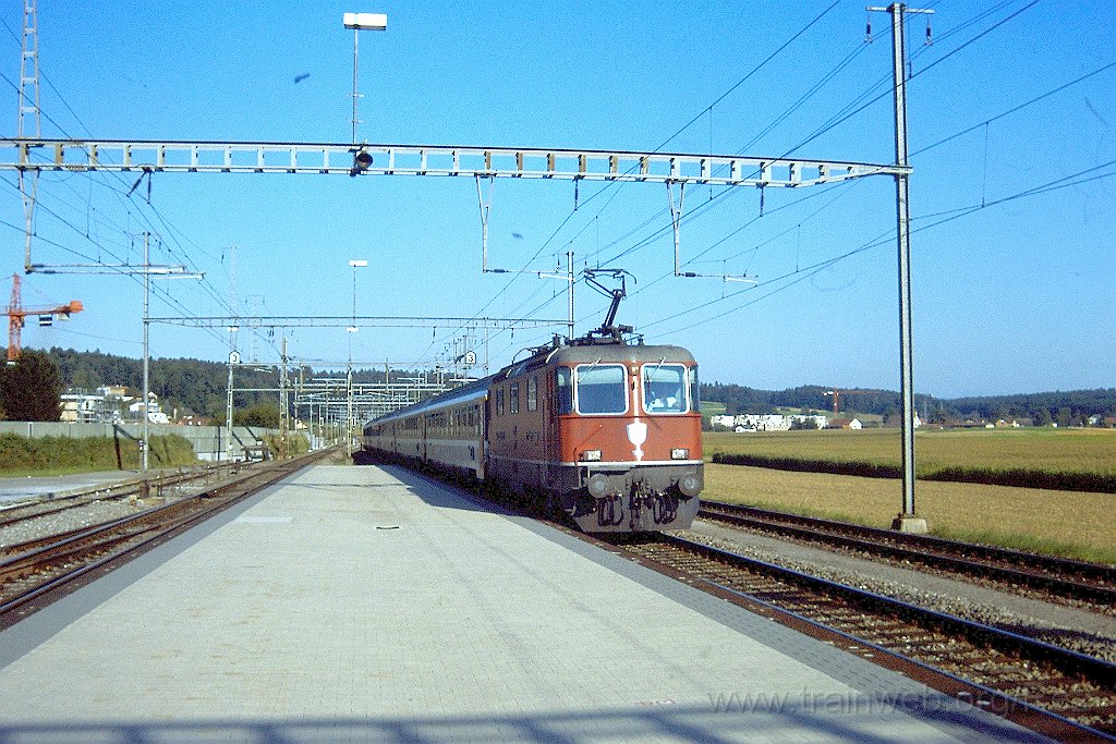 0899-0031.jpg - Re 4/4" 11195 / Bassersdorf 15.8.2001