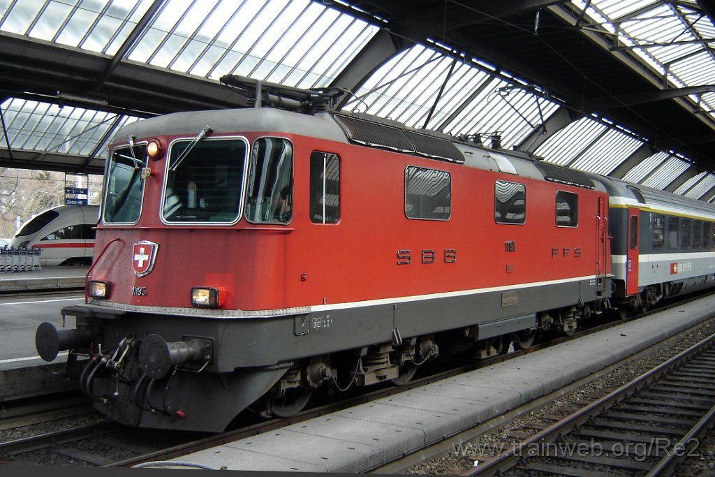 1001-0020-241204.jpg - SBB-CFF Re 4/4'' 11195 / Zürich HB 24.12.2004