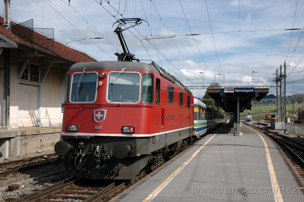 2166-0034-130811.jpg - SBB-CFF Re 4/4'' 11196 / Samstagern 13.8.2011