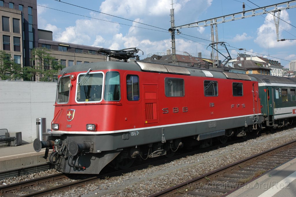 2422-0025-300512.jpg - Re 4/4" 11196 / Zürich HB 30.5.2012