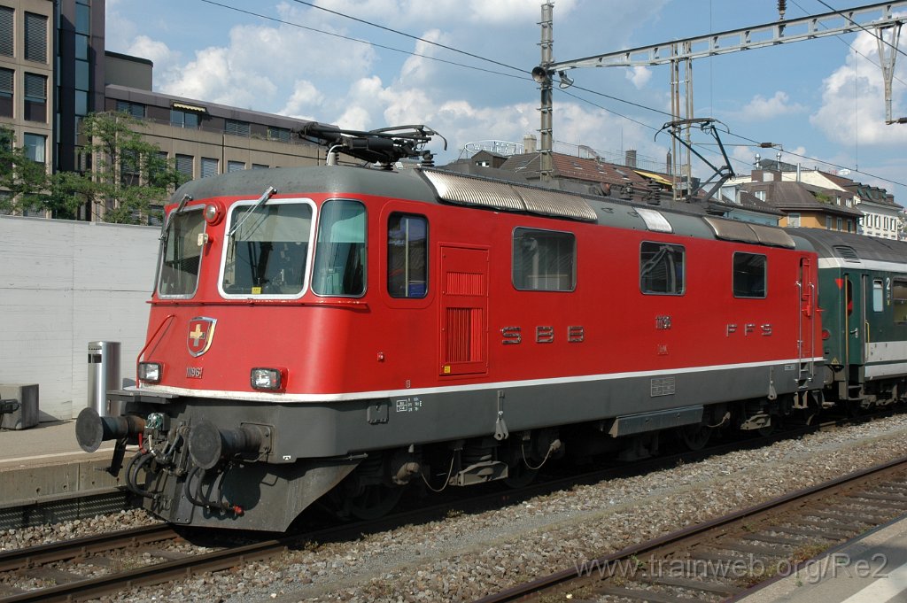 2422-0026-300512.jpg - SBB-CFF Re 4/4'' 11196 / Zürich HB 30.5.2012