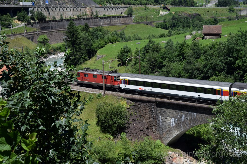 3975-0031-070716.jpg - SBB-CFF Re 4/4'' 11196 (Re 420.196-8)  / Wassen 7.7.2016