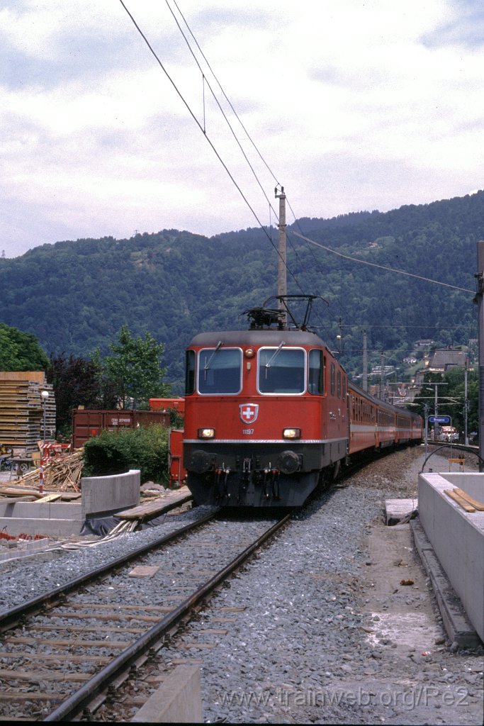 0239-0024.jpg - SBB-CFF Re 4/4'' 11197 / Bregenz Hbf 18.6.1989