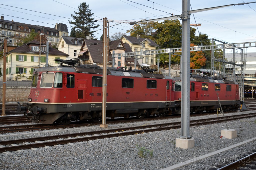 7797-0035-181021.jpg - SBB-CFF Re 4/4'' 11197 (Re 420.197-6)  (Re 91 85 4 420 197-6 CH-SBB) + SBB-CFF Re 4/4'' 11200 (Re 420.200-8)  (Re 91 85 4 420 200-8 CH-SBB) / Bern HB 18.10.2021