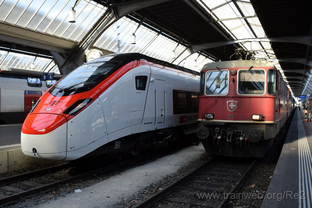 9595-0008-080325.jpg - SBB-CFF RABe 501.033 (Bt 93 85 1 501 033-9)  ''Emilia-Romagna'' (RABe 93 85 0 501 033-1 CH-SBB) + SBB-CFF Re 4/4'' 11197 (Re 420.197-6)  (Re 91 85 4 420 197-6 CH-SBB) + SBB-CFF Re 4/4'' 11154 (Re 420.154-7)  (Re 91 85 4 420 154-7 CH-SBB) / Zürich HB 8.3.2025