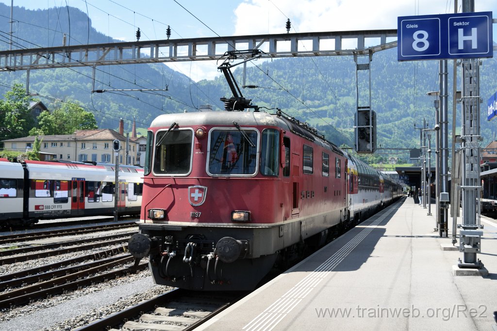 9722-0021-100525.jpg - SBB-CFF Re 4/4'' 11197 (Re 420.197-6)  (Re 91 85 4 420 197-6 CH-SBB) / Arth-Goldau 10.5.2025
