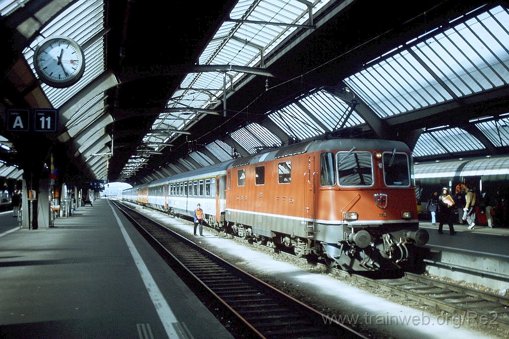 0795-0035.jpg - SBB-CFF Re 4/4'' 11198 / Zürich HB 4.3.2000