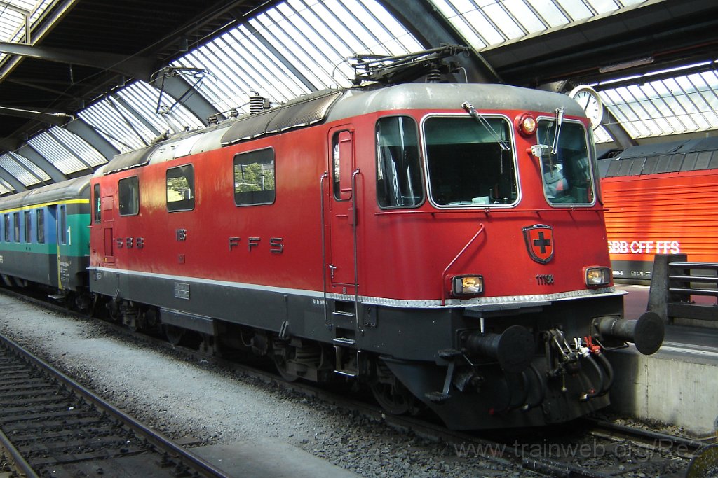 1370-0032-180807.jpg - Re 4/4" 11198 / Zürich HB 18.8.2007