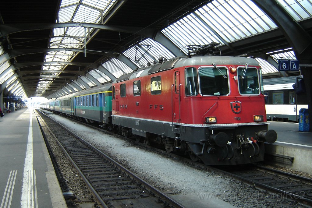 1370-0034-180807.jpg - Re 4/4" 11198 / Zürich HB 18.8.2007