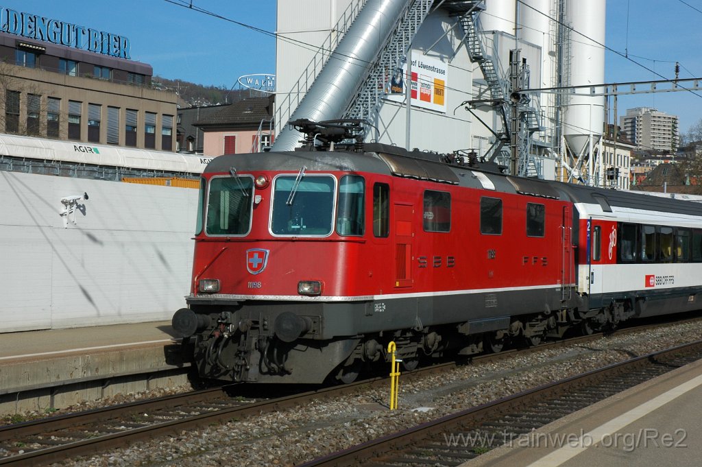 2088-0035-060411.jpg - SBB-CFF Re 4/4'' 11198 / Zürich HB 6.4.2011