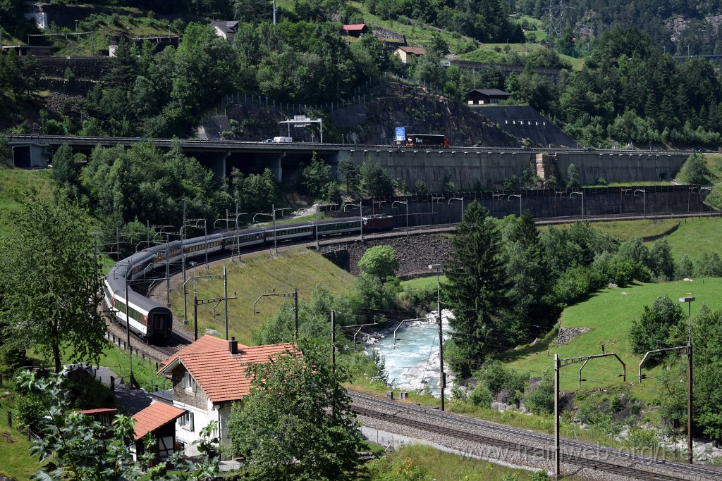 3984-0045-070716.jpg - SBB-CFF Re 4/4'' 11198 (Re 420.198-4)  (Re 91 85 4 420 198-4 CH-SBB) / Wassen (Wattingerbrücke) 7.7.2016