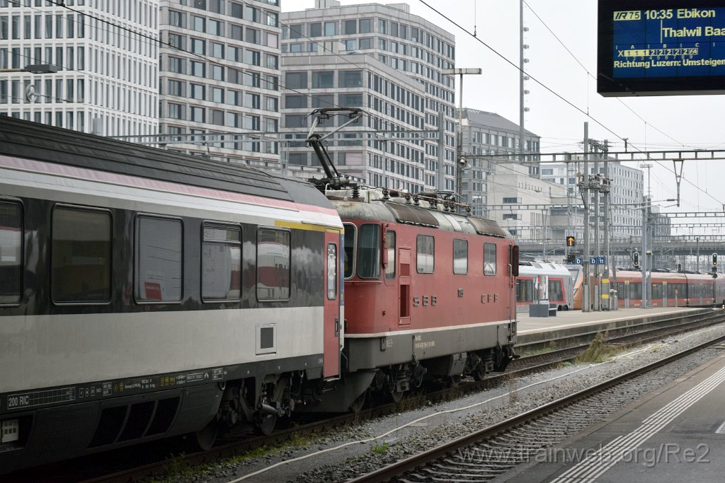 10107-0008-081125.jpg - SBB-CFF Re 4/4'' 11199 (Re 420.199-2)  (Re 91 85 4 420 199-2 CH-SBB) / Zürich HB 8.11.2025