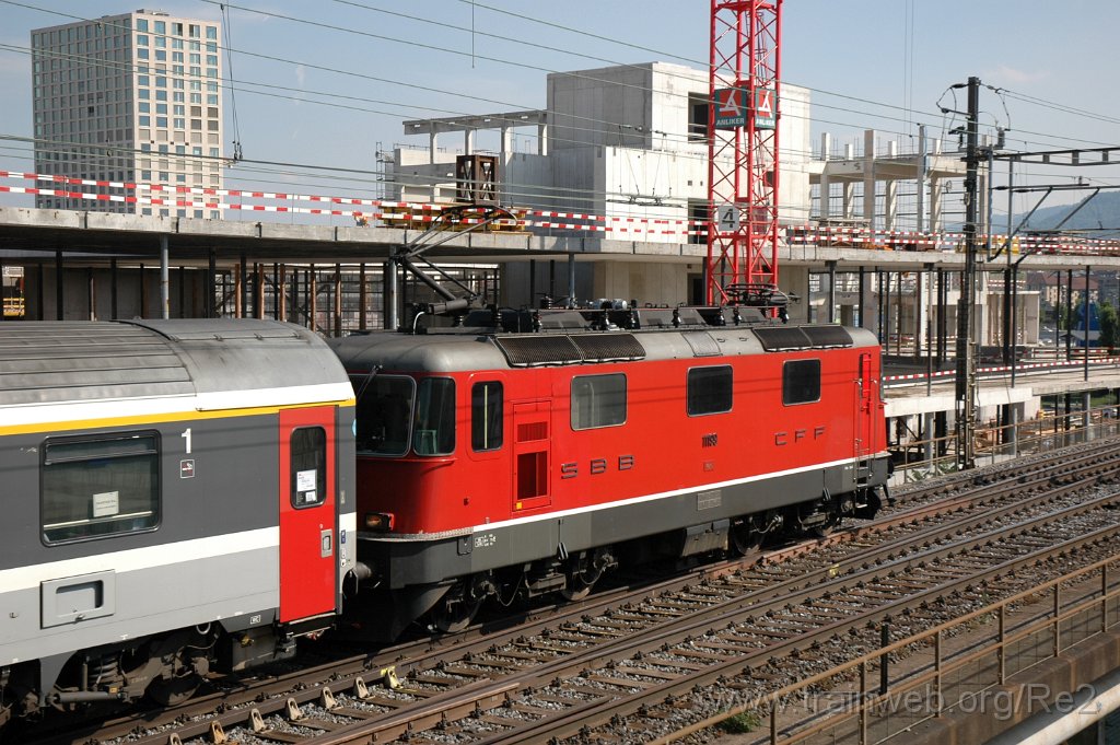 2122-0017-230511.jpg - SBB-CFF Re 4/4'' 11199 / Zürich (Käferbergbrücke) 23.5.2011