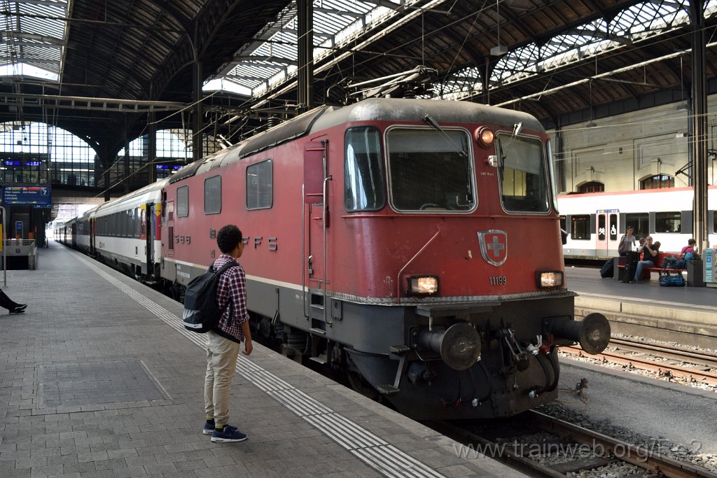 3996-0032-100716.jpg - SBB-CFF Re 4/4'' 11199 (Re 420.199-2)  (Re 91 85 4 420 199-2 CH-SBB) / Basel 10.7.2016