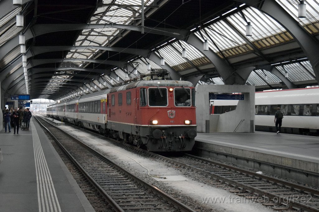 8278-0039-131122.jpg - SBB-CFF Re 4/4'' 11199 (Re 420.199-2)  (Re 91 85 4 420 199-2 CH-SBB) / Zürich HB 13.11.2022