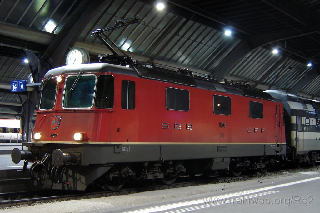1008-0042-210105.jpg - SBB-CFF Re 4/4'' 11200 / Zürich HB 21.1.2005
