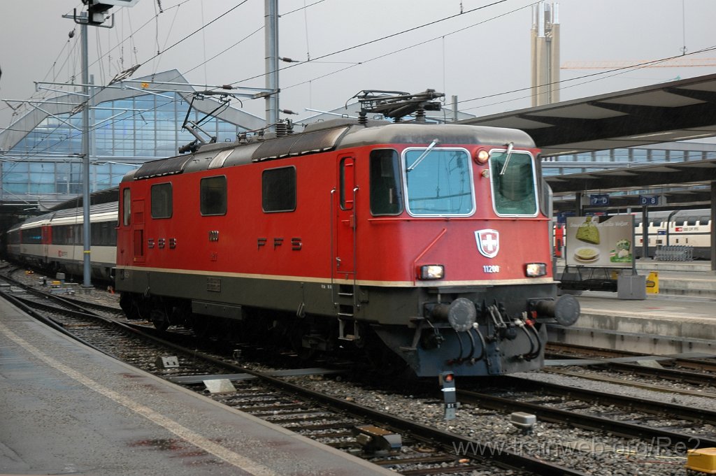 1804-0046-251209.jpg - SBB-CFF Re 4/4'' 11200 / Basel 25.12.2009