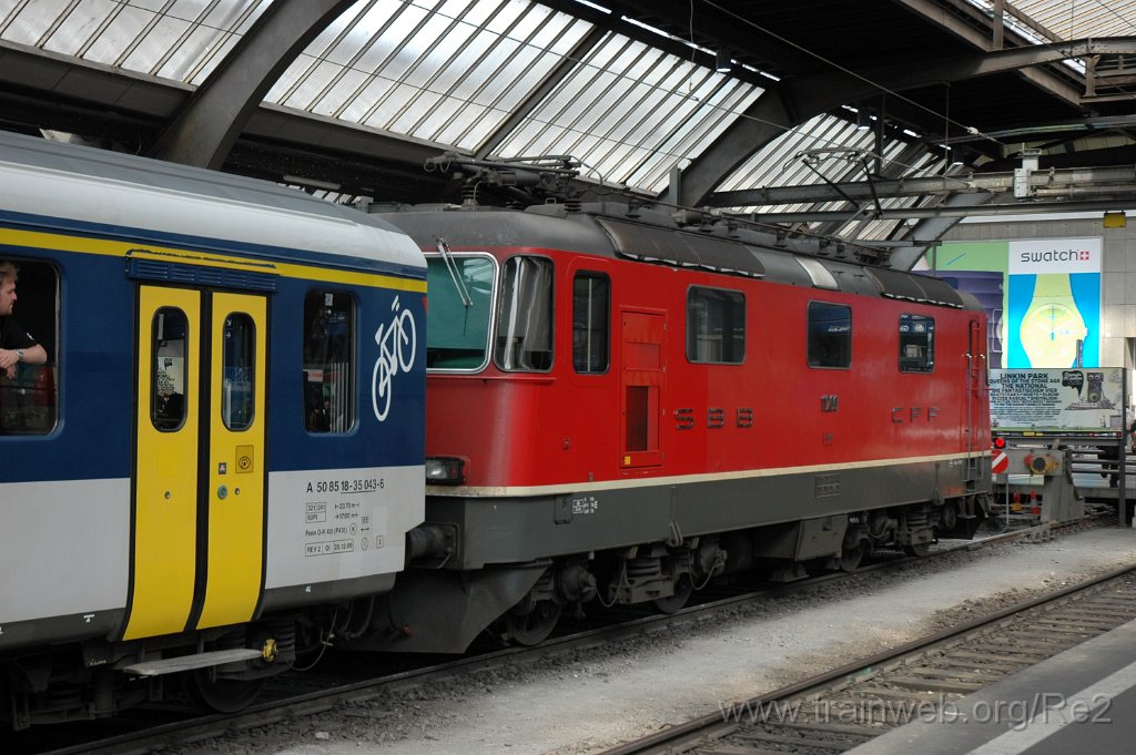 2131-0035-100611.jpg - SBB-CFF Re 4/4'' 11200 / Zürich HB 10.6.2011