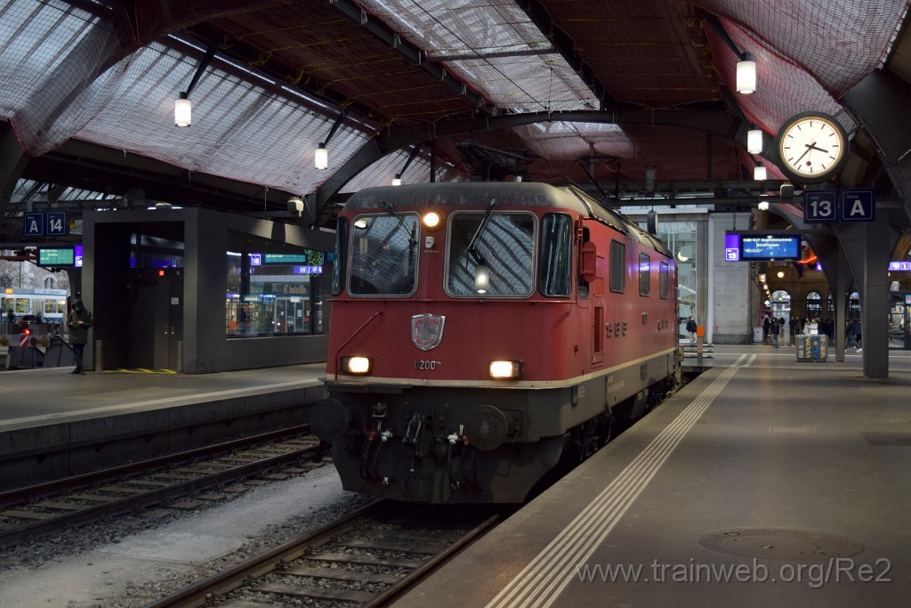 7249-0028-291220.jpg - SBB-CFF Re 4/4'' 11200 (Re 420.200-8)  (Re 91 85 4 420 200-8 CH-SBB) / Zürich HB 29.12.2020
