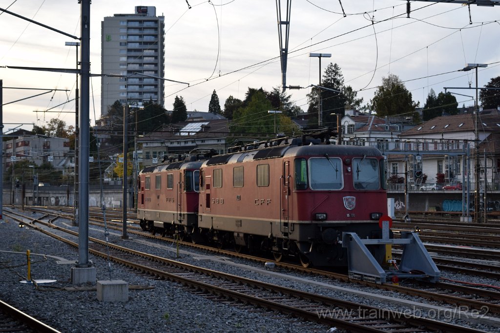 7797-0027-181021.jpg - SBB-CFF Re 4/4'' 11200 (Re 420.200-8)  (Re 91 85 4 420 200-8 CH-SBB) + SBB-CFF Re 4/4'' 11197 (Re 420.197-6)  (Re 91 85 4 420 197-6 CH-SBB) / Bern HB 18.10.2021