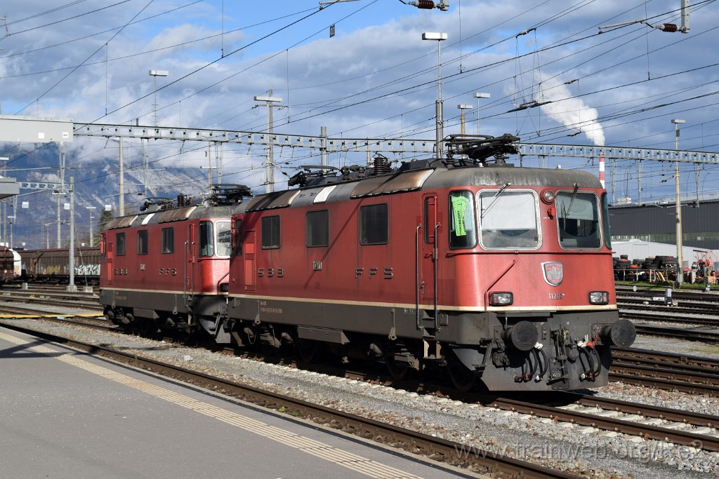 8288-0029-201122.jpg - SBB-CFF Re 4/4'' 11200 (Re 420.200-8)  (Re 91 85 4 420 200-8 CH-SBB) + SBB-CFF Re 4/4'' 11301 (Re 420.301-4)  (Re 91 85 4 420 301-4 CH-SBB) / Buchs SG 20.11.2022