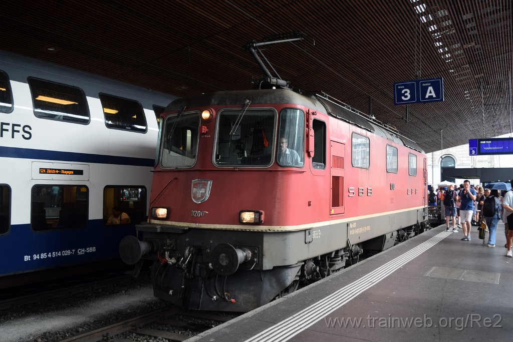 8720-0024-120823.jpg - SBB-CFF Re 4/4'' 11200 (Re 420.200-8)  (Re 91 85 4 420 200-8 CH-SBB) / Zürich HB 12.8.2023